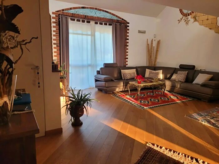Appartamento con 5 locali in vendita in Via San Bernardo, Mesero