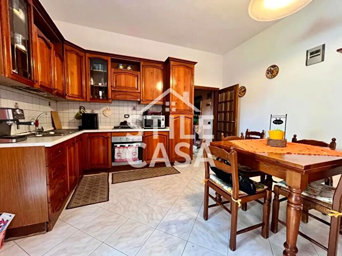 Casa con 5 locali in vendita in Lamporecchio