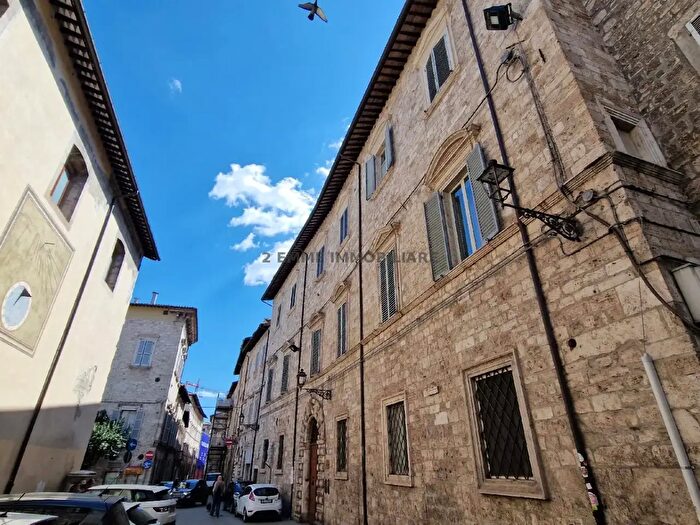 Appartamento con 6 locali in vendita in Corso Mazzini, Ascoli Piceno