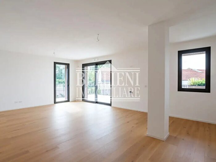Appartamento trilocale in vendita in Via Monte Zovetto, Vicenza