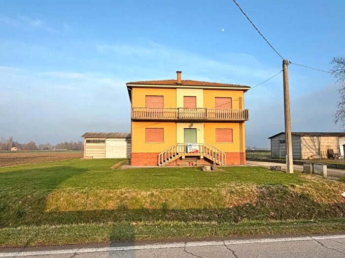 Casa con 6 locali in vendita in Via Cavalle, Baricella