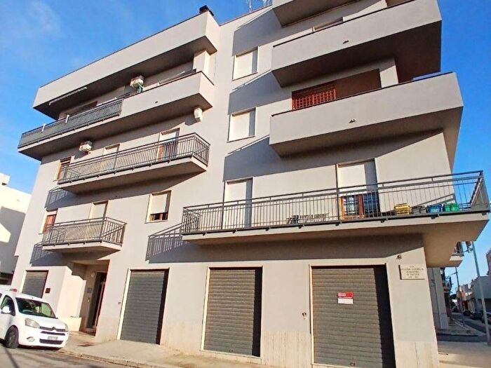 Appartamento quadrilocale in affitto in Via Tenente Serafino Montalto, Centro, Paceco