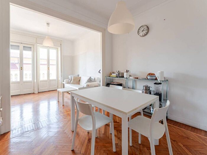 Appartamento trilocale in affitto in Via Goffredo Mameli, Indipendenza, Milano