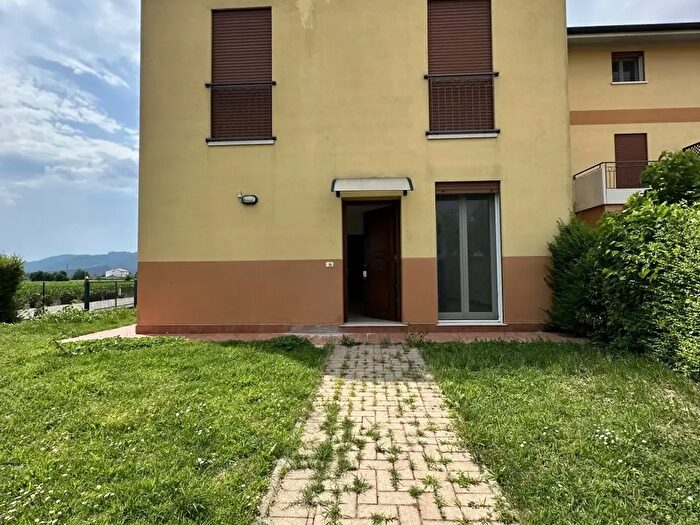 Casa con 6 locali in affitto in Via Pasubio, Castegnero