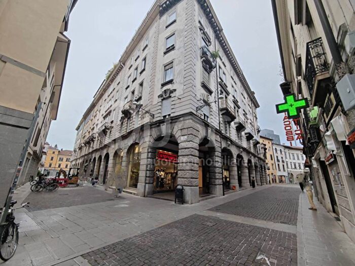 Appartamento trilocale in affitto in via cavour, Centro Storico, Udine