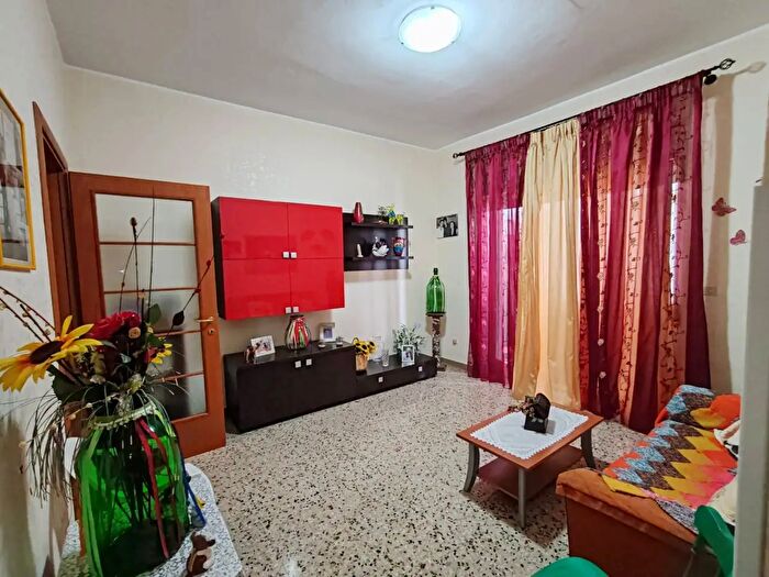 Appartamento con 5 locali in vendita in Via Fava, Floridia