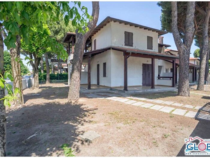 Casa trilocale in affitto in Viale Portogallo, Lido delle Nazioni, Comacchio