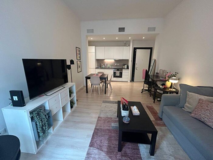 Appartamento bilocale in affitto in Moscova, Milano
