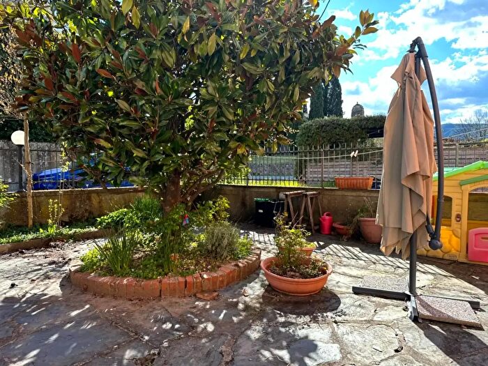 Appartamento con 6 locali in vendita in Capannori