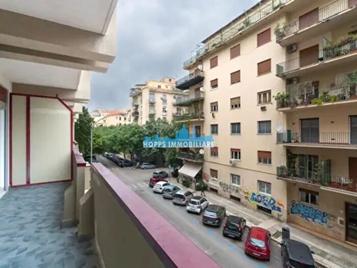 Appartamento trilocale in vendita in Via Gregorio Ugdulena, Palermo