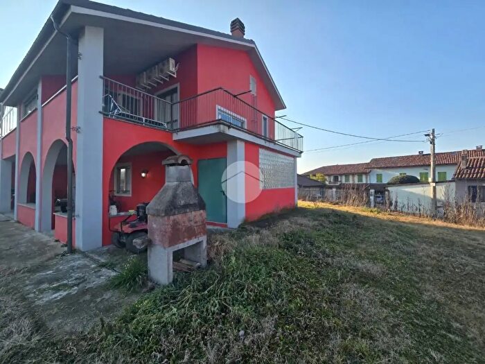 Casa con 9 locali in vendita in Via Asti, San Martino Alfieri