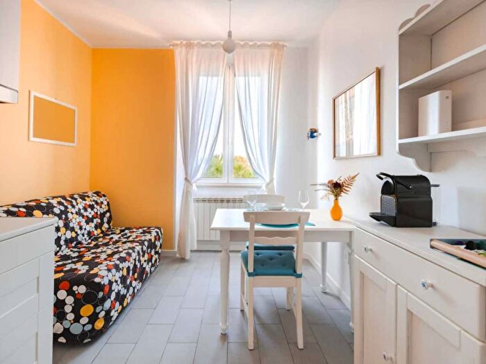 Appartamento bilocale in affitto in Via Giuseppe Bernardino Bison, Gretta, Trieste