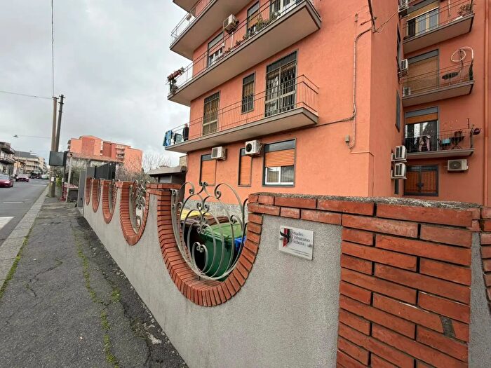 Appartamento quadrilocale in vendita in Via Pietro Novelli, Catania