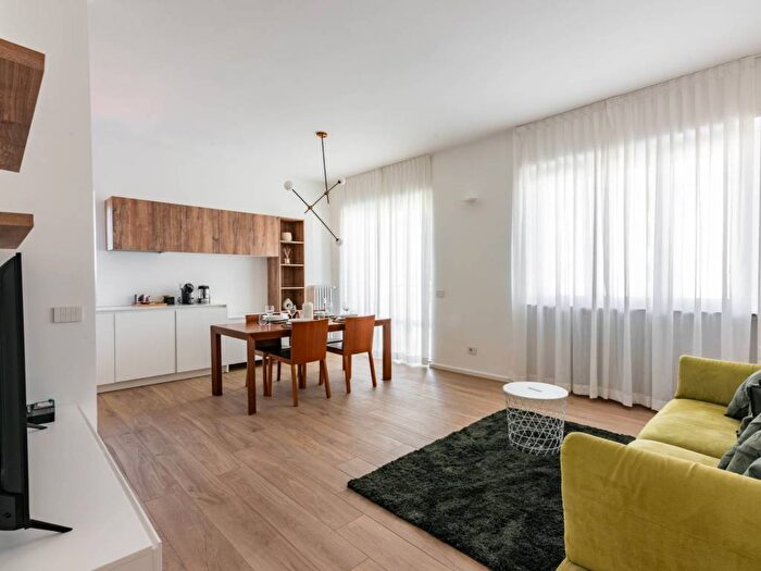 Appartamento trilocale in affitto in Via Antonello da Messina, Gambara, Milano