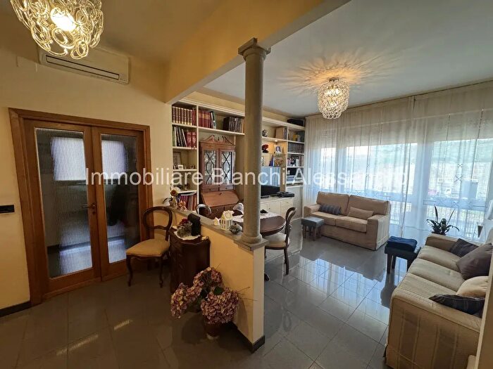 Appartamento con 5 locali in vendita in Via Chiantigiana, Bagno A Ripoli