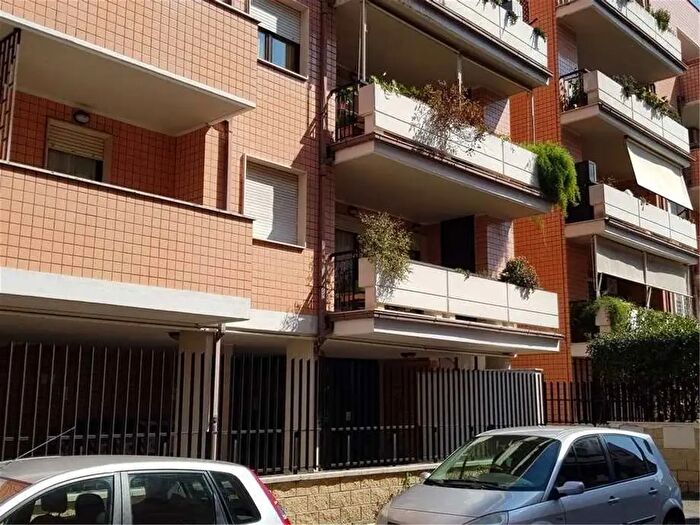 Appartamento trilocale in affitto in Roma