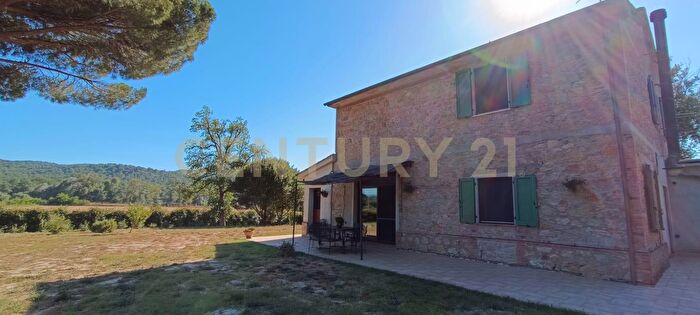 Casa con 10 locali in vendita in Manciano