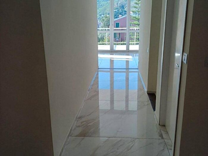 Appartamento con 5 locali in affitto in Via della Pineta, Pineta, Arenzano