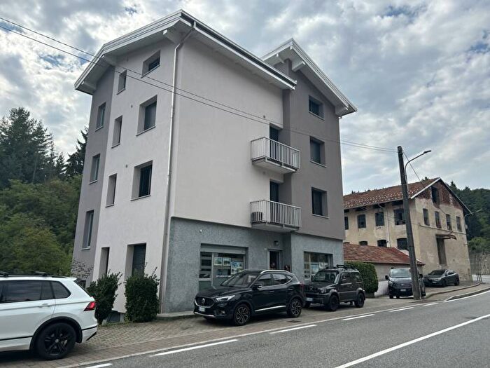 Appartamento con 6 locali in affitto in Frazione Ponzone, Trivero Prativero Ponzone, Valdilana