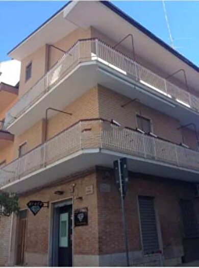 Casa monolocale in vendita in Via Roma, Lavello