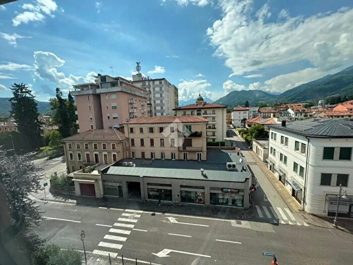 Appartamento con 5 locali in vendita in Via S G Bosco, Schio