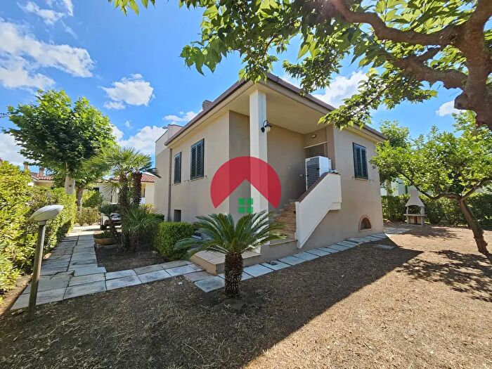 Appartamento con 6 locali in vendita in Villaggio Satiria, Bernalda