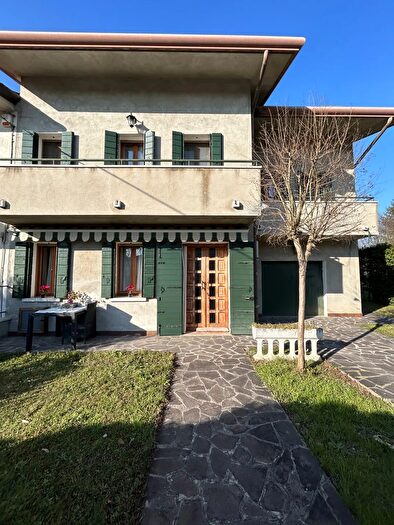 Casa quadrilocale in vendita in Via Porara Gidoni, Mirano