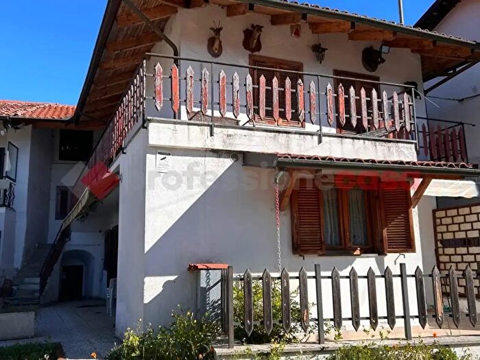 Casa con 6 locali in vendita in Via Don Gaude, Cumiana