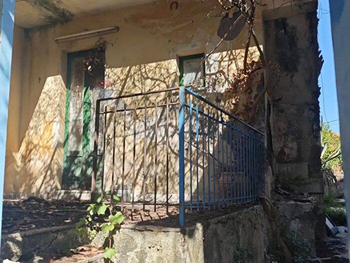 Casa bilocale in vendita in Via Balsamo Civita, Zafferana Etnea