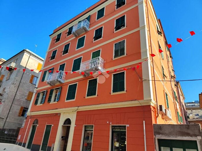 Appartamento trilocale in affitto in Via Ciro Menotti, Sestri Ponente, Genova