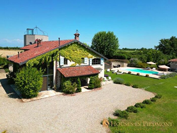 Casa con 6 locali in vendita in Bene Vagienna