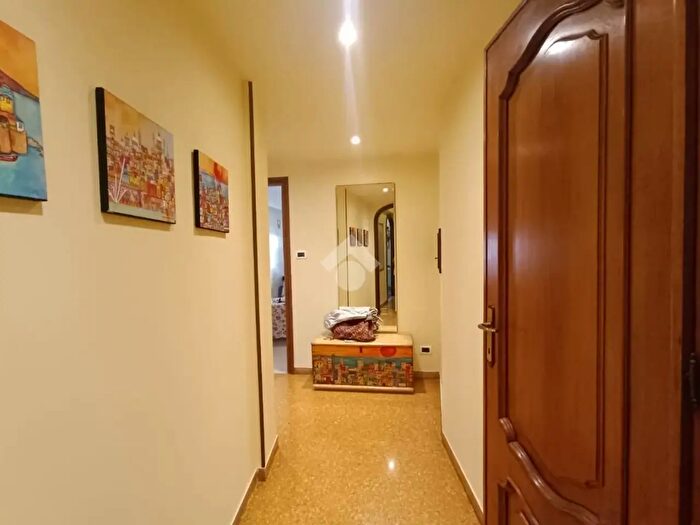 Appartamento quadrilocale in vendita in Via Emanuele Canesi, Genova