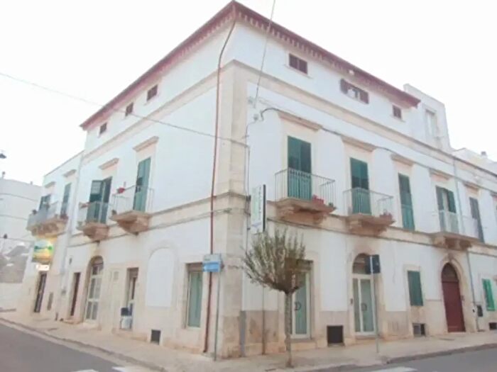 Appartamento con 6 locali in vendita in Corso Trento E Trieste, Alberobello