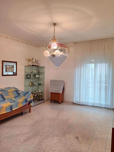 Appartamento con 5 locali in vendita in Via Merano, Paterno