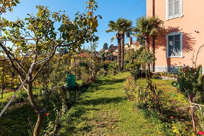 Casa quadrilocale in vendita in Via Plinio, Cernobbio