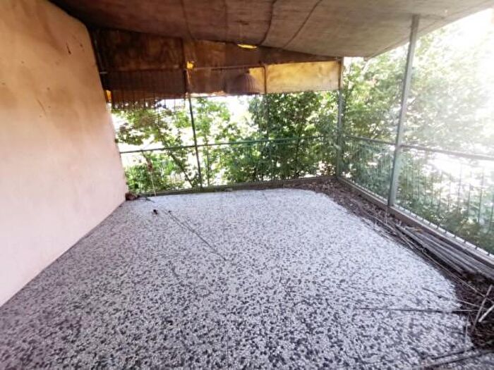 Appartamento trilocale in vendita in Bucine