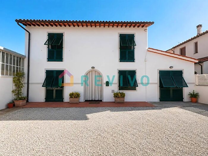 Casa con 5 locali in vendita in Via Salaiola, Empoli