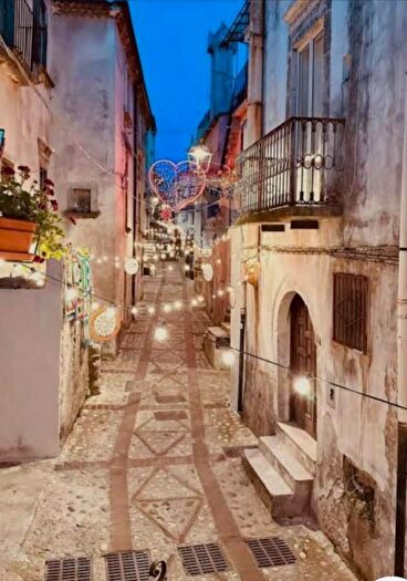 Casa trilocale in vendita in Via Cilenti Via Riccitelli, Vico Del Gargano