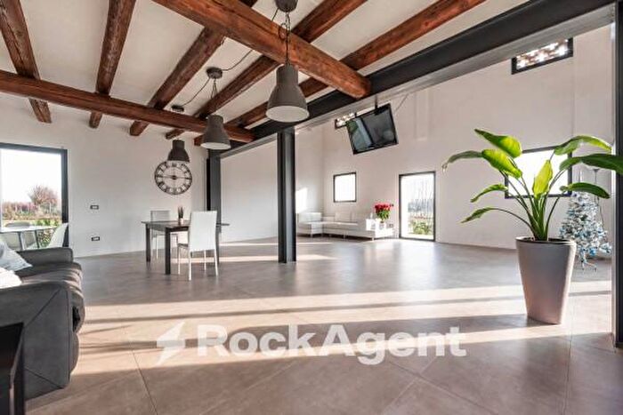 Casa con 6 locali in vendita in Via Villanova, Saonara