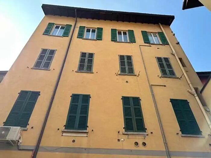 Appartamento bilocale in vendita in Via Cadorna, Como