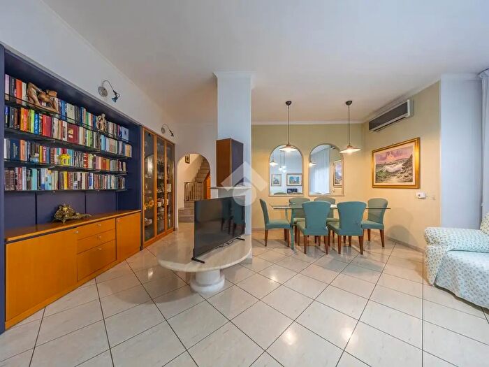 Appartamento quadrilocale in vendita in Viale della Repubblica, Marino