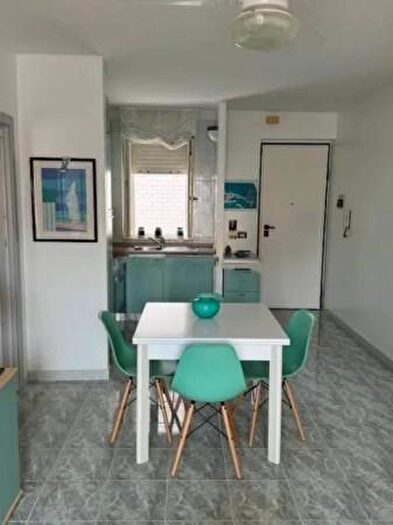 Appartamento trilocale in vendita in Via Plutone, Lesina