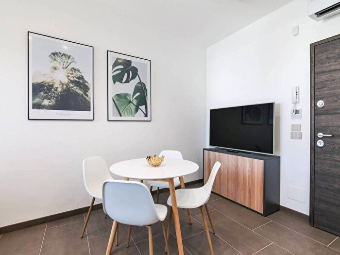 Appartamento bilocale in affitto in Via Ippolito Rosellini, Isola, Milano