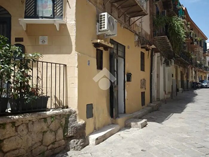 Appartamento monolocale in affitto in Via Monteleone, Palermo