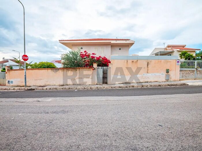 Appartamento con 5 locali in vendita in Via Tropea, Ragusa