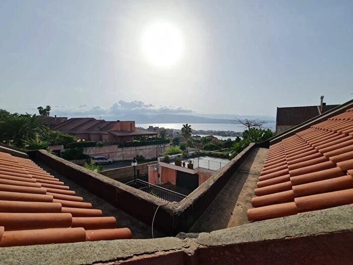 Casa con 10 locali in vendita in Via Consolare Pompea Messina, Messina