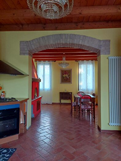 Casa quadrilocale in vendita in Lusia