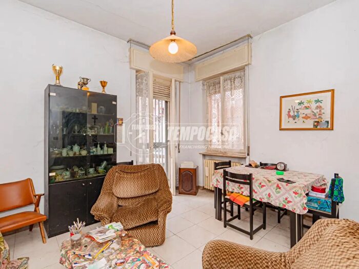 Appartamento trilocale in vendita in Via Caprera, Vigevano