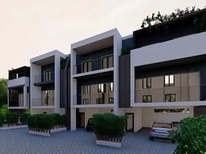 Casa con 5 locali in vendita in Via Carlo Pezone, Parete