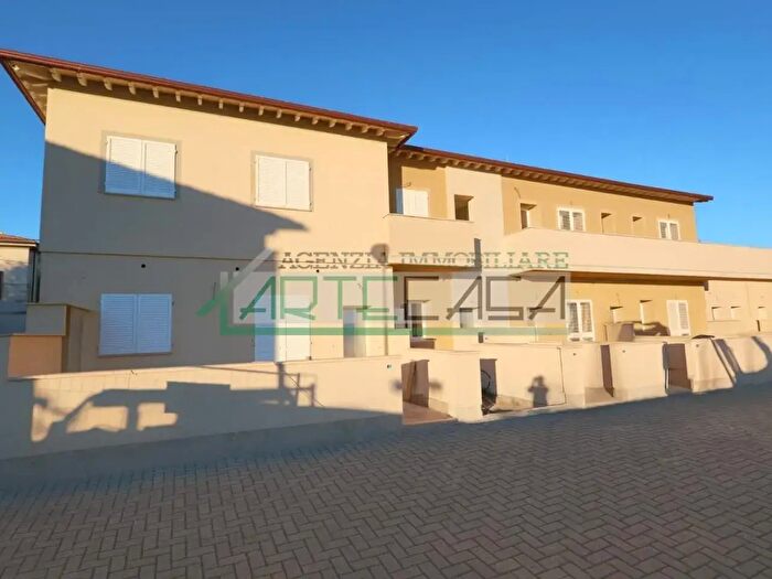Casa trilocale in vendita in Cascina